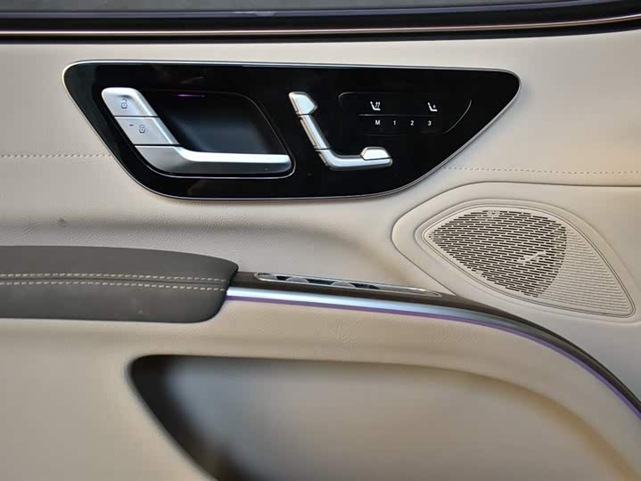 Фото 9 - Mercedes-Benz EQS