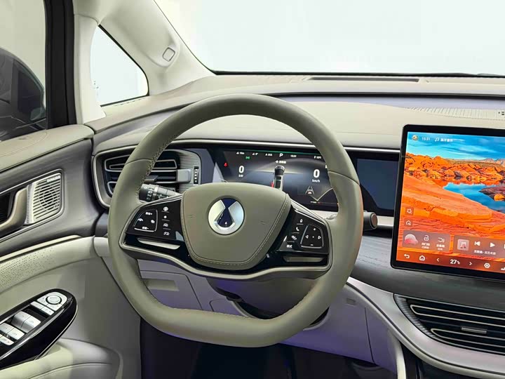 Фото 8 - Denza D9