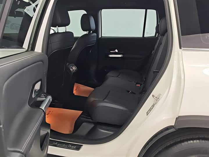 Фото 11 - Mercedes-Benz GLB-Class