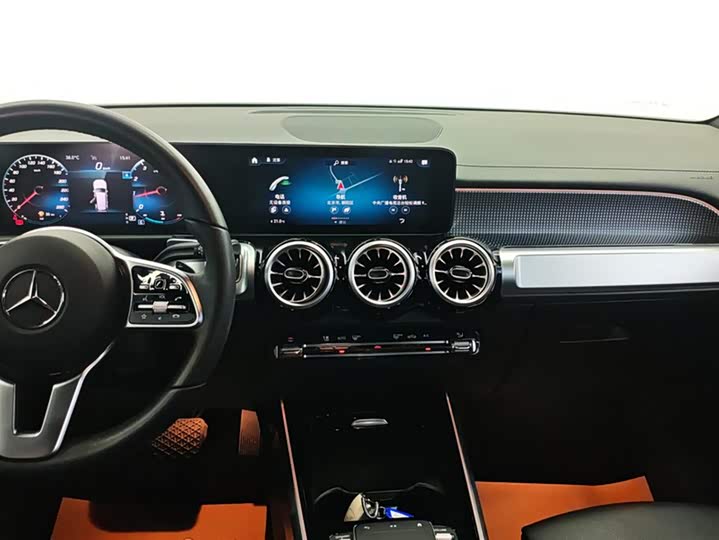 Фото 13 - Mercedes-Benz GLB-Class