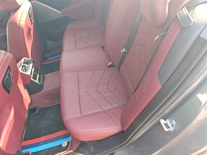 Фото 17 - BMW i5