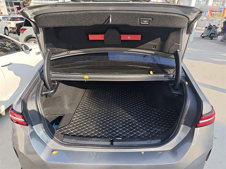 Фото 19 - BMW i5