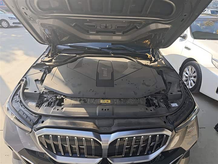 Фото 20 - BMW i5