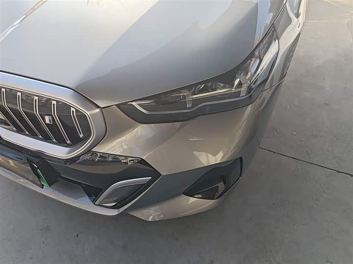 Фото 24 - BMW i5