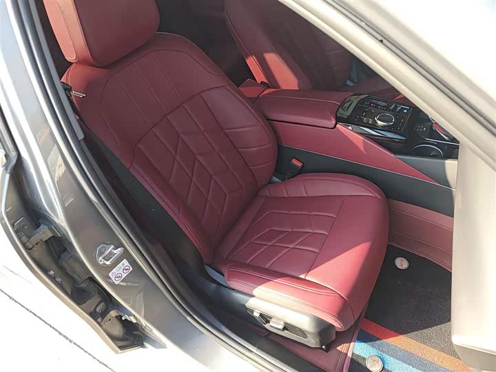 Фото 25 - BMW i5