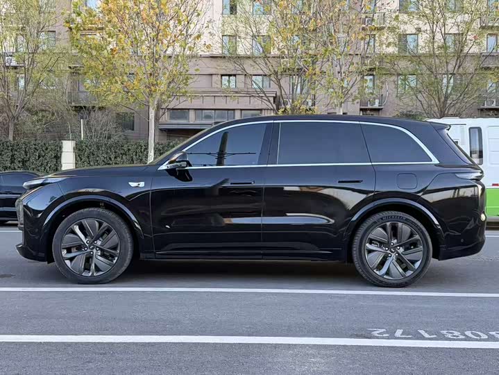 Фото 11 - LiXiang L8