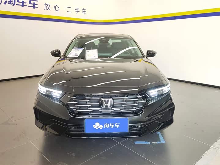 Фото 2 - Honda Accord