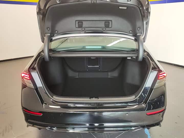 Фото 4 - Honda Accord