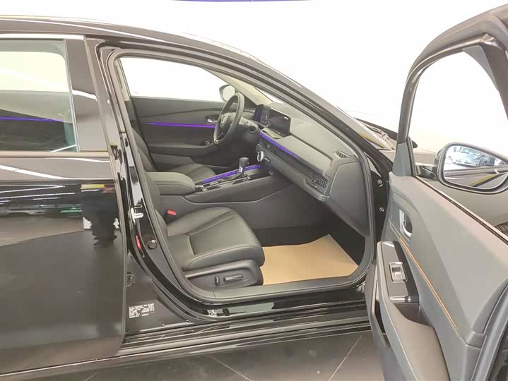 Фото 8 - Honda Accord