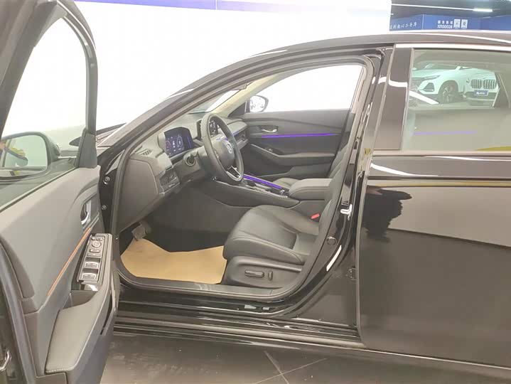 Фото 9 - Honda Accord