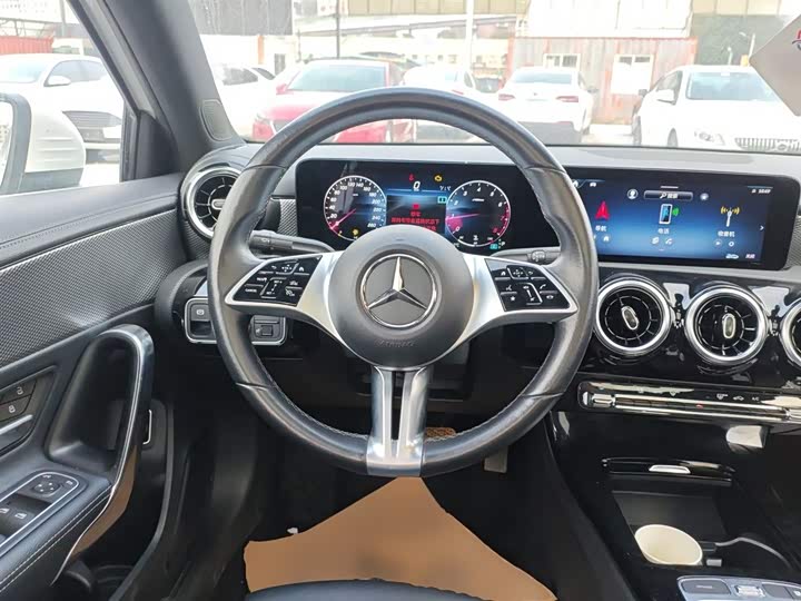 Фото 11 - Mercedes-Benz A-Class