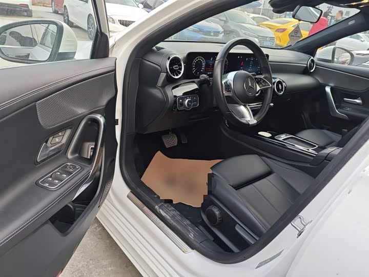 Фото 16 - Mercedes-Benz A-Class