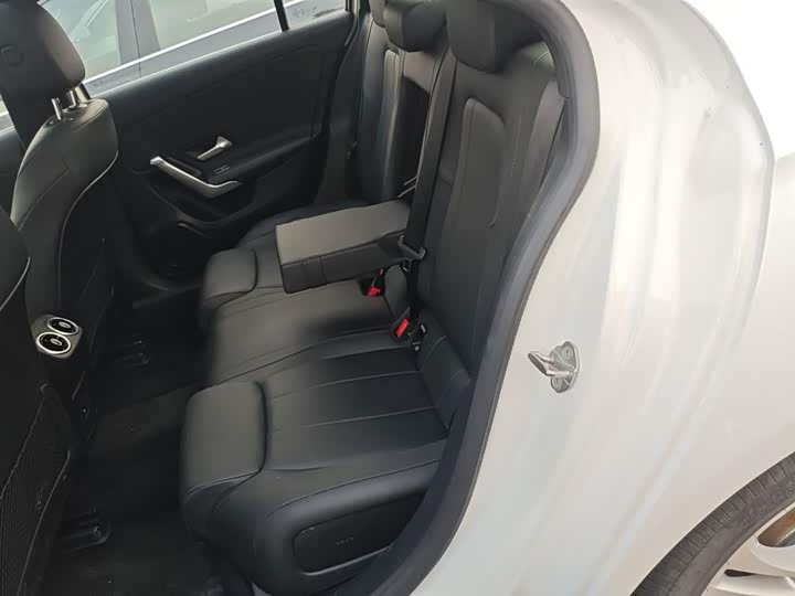 Фото 17 - Mercedes-Benz A-Class