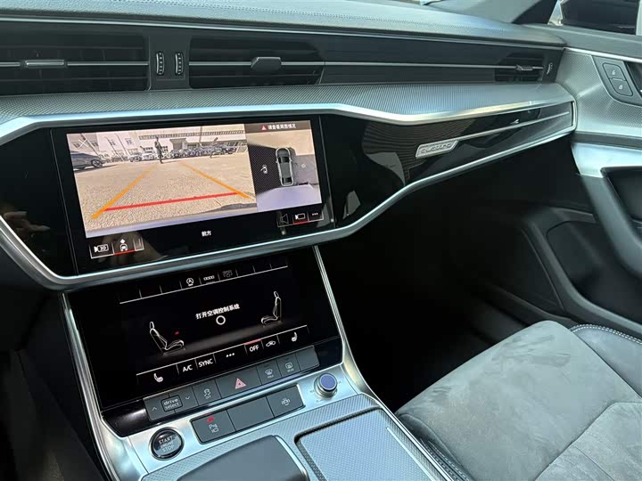 Фото 15 - Audi A6L