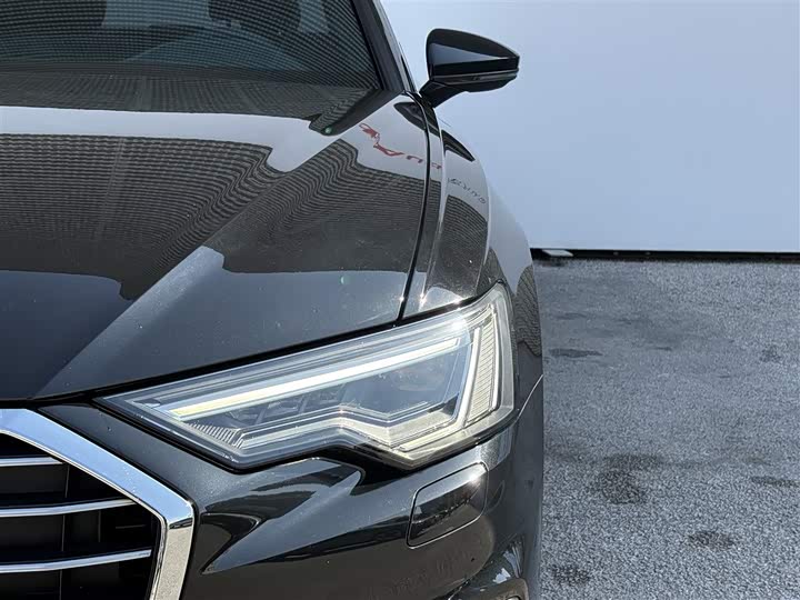 Фото 19 - Audi A6L