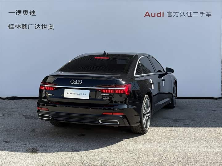 Фото 4 - Audi A6L