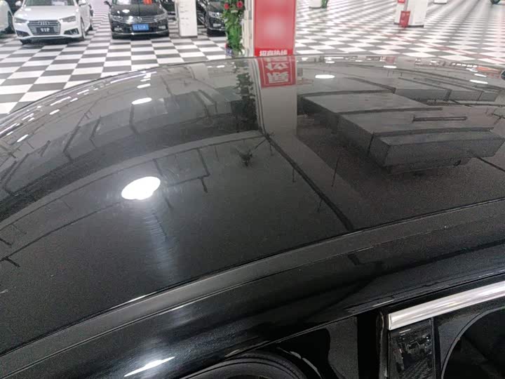 Фото 27 - Hongqi E-QM5