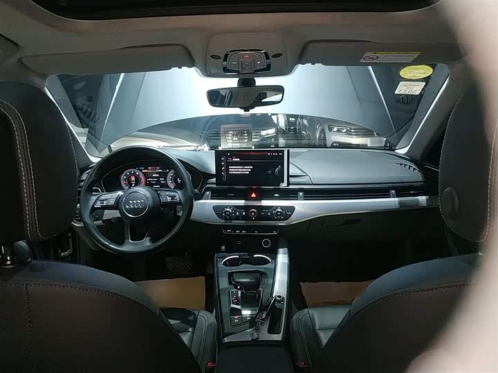 Фото 10 - Audi A4L