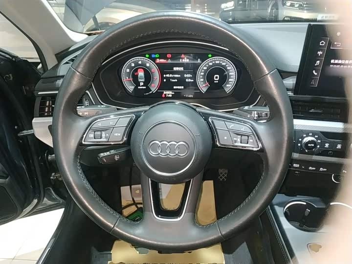 Фото 11 - Audi A4L