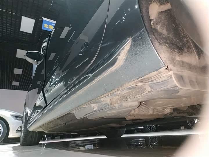 Фото 22 - Audi A4L