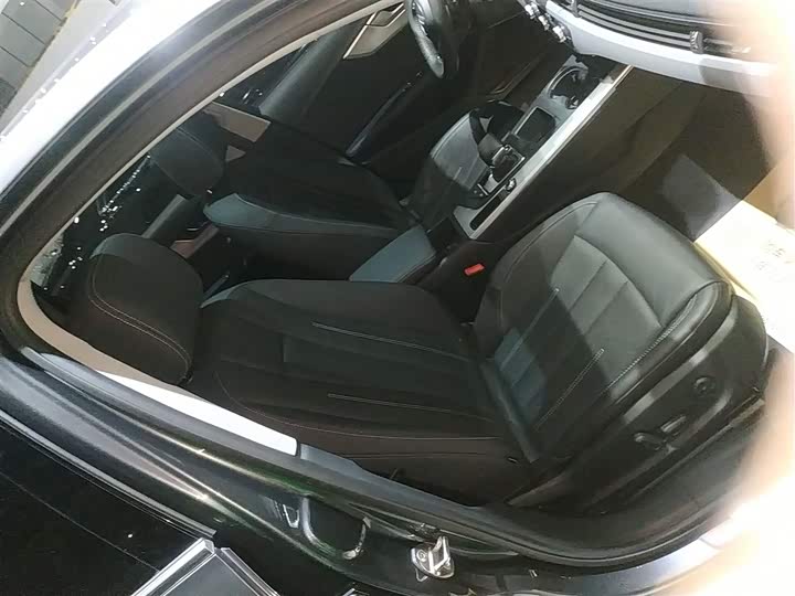 Фото 25 - Audi A4L