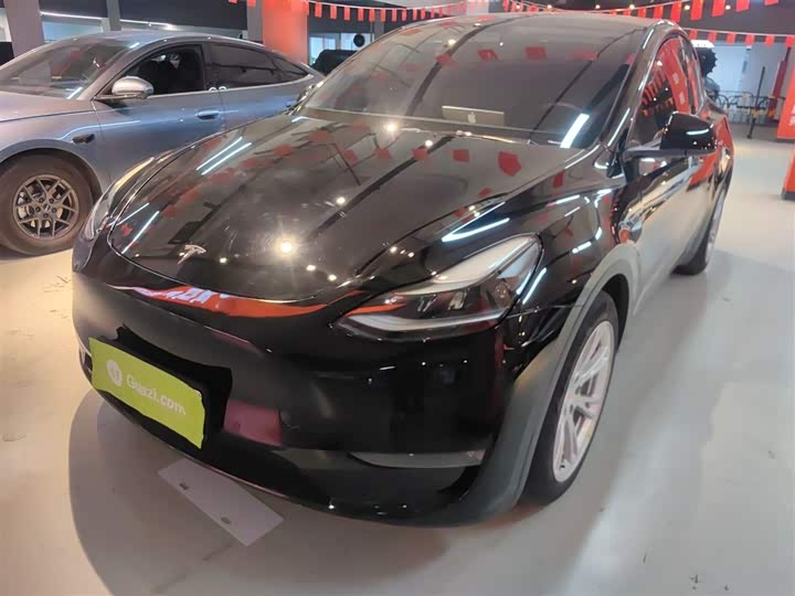 Фото 1 - Tesla Model Y