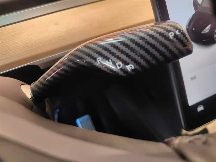 Фото 14 - Tesla Model Y