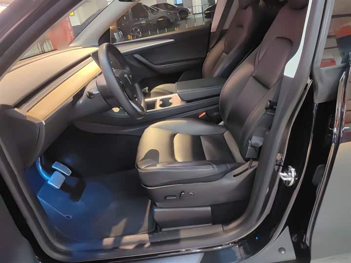 Фото 15 - Tesla Model Y