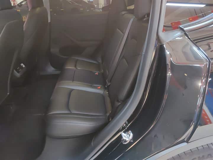 Фото 17 - Tesla Model Y