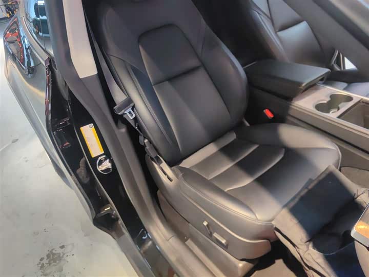 Фото 25 - Tesla Model Y