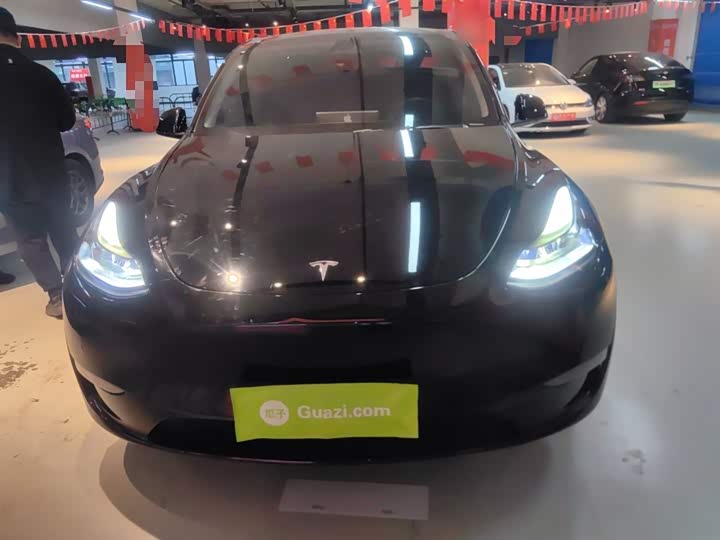 Фото 3 - Tesla Model Y