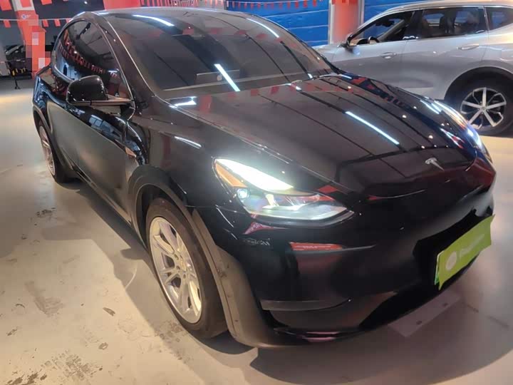 Фото 4 - Tesla Model Y