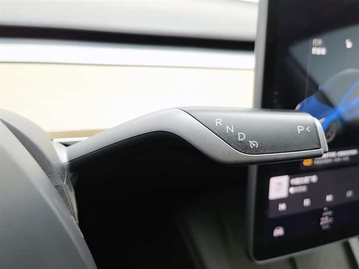 Фото 13 - Tesla Model 3