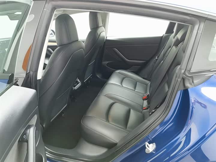 Фото 15 - Tesla Model 3