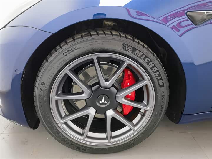 Фото 17 - Tesla Model 3