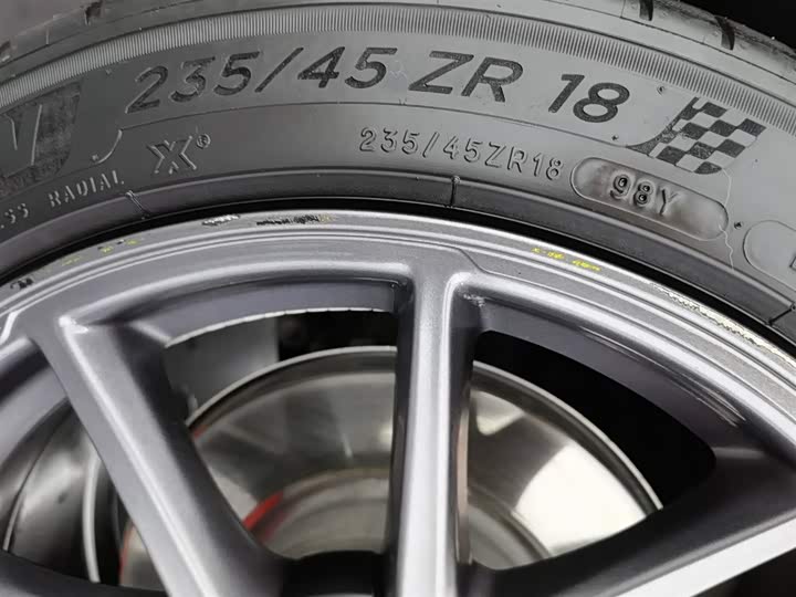 Фото 24 - Tesla Model 3