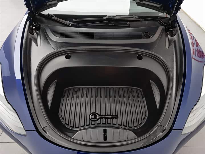 Фото 6 - Tesla Model 3