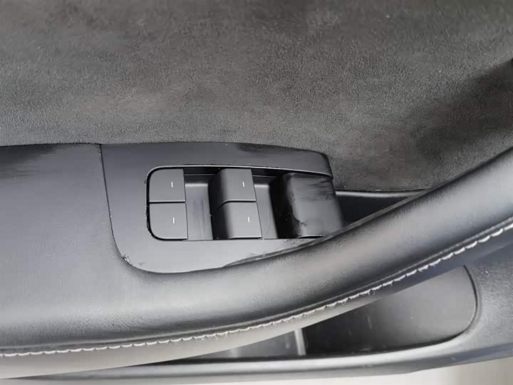 Фото 9 - Tesla Model 3