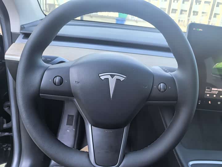 Фото 10 - Tesla Model Y