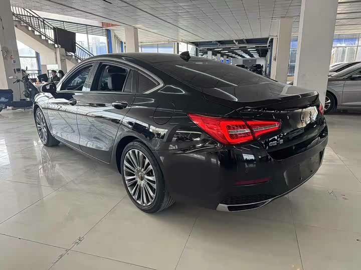 Фото 9 - Hongqi H5