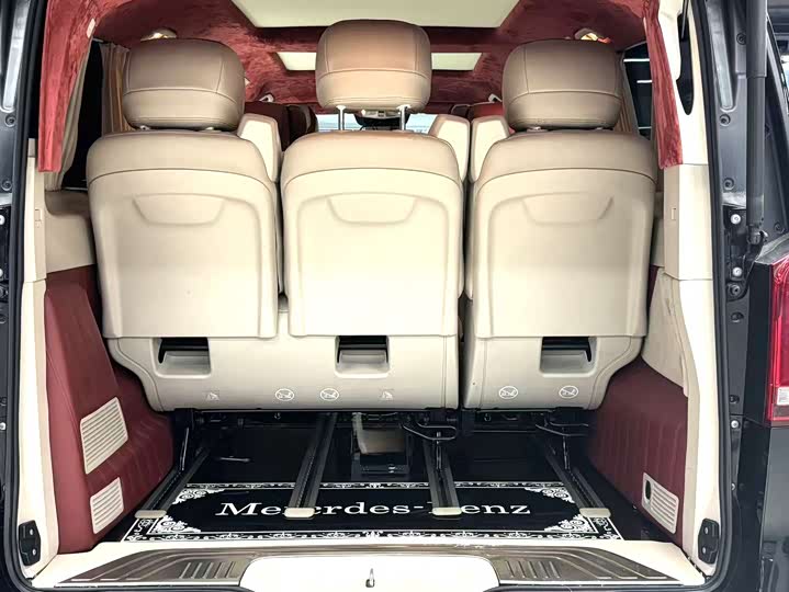 Фото 12 - Mercedes-Benz V-Class