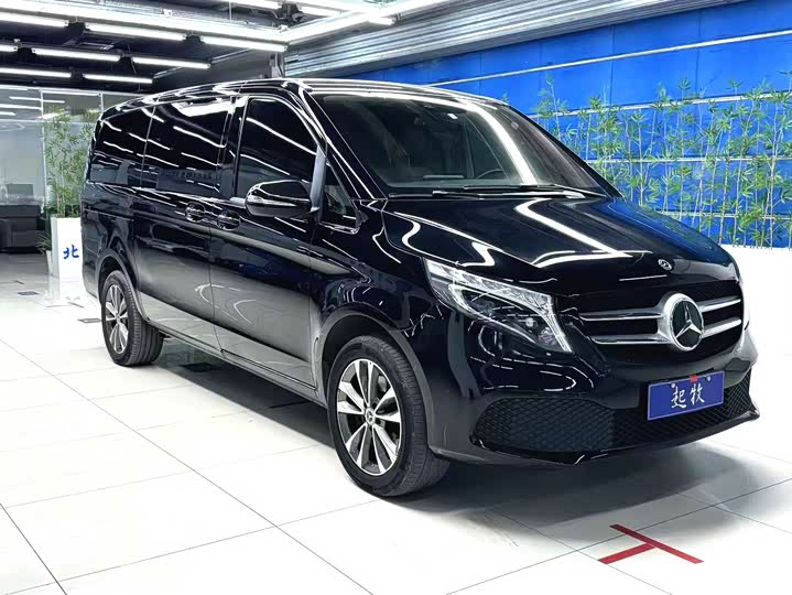 Фото 3 - Mercedes-Benz V-Class