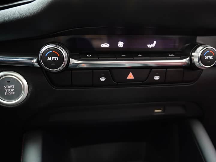 Фото 13 - Mazda 3 (Axela)