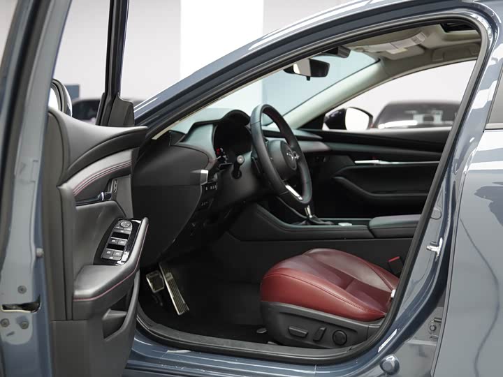 Фото 9 - Mazda 3 (Axela)