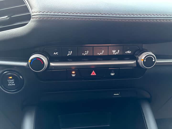 Фото 16 - Mazda 3 (Axela)