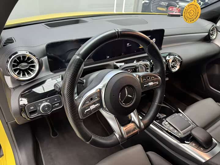 Фото 11 - Mercedes-Benz A-Class AMG