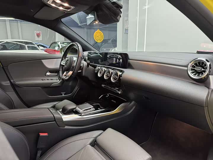 Фото 15 - Mercedes-Benz A-Class AMG