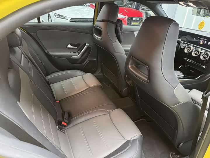 Фото 18 - Mercedes-Benz A-Class AMG