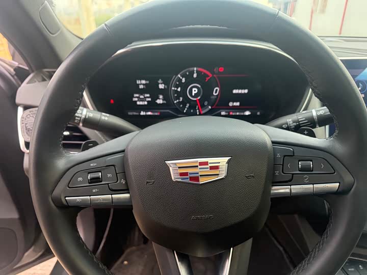 Фото 14 - Cadillac CT5