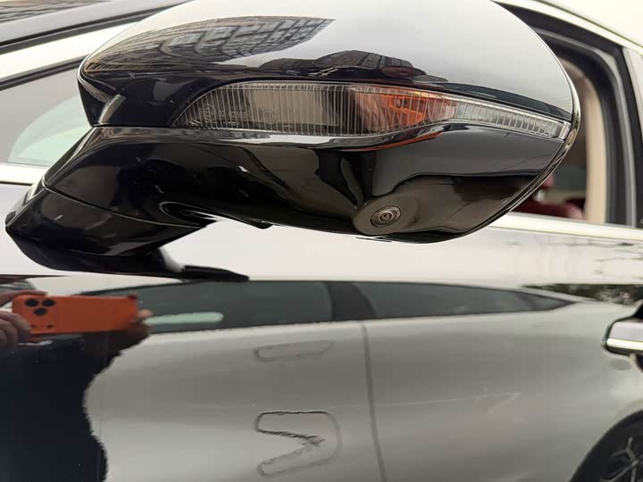 Фото 4 - Hongqi H5